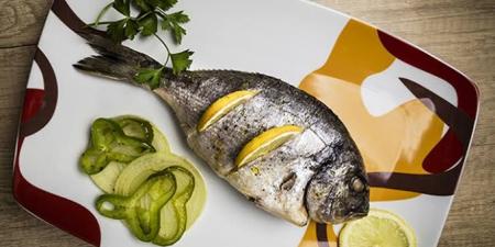 طريقة إعداد سمك سيباس في المنزل