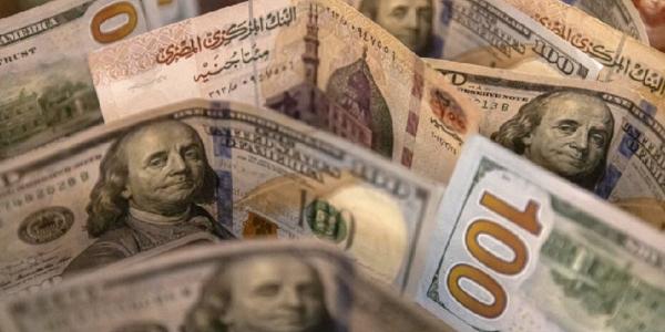 «ممكن نلاقي الدولار بـ 10 و5 جنيه».. إعلامي يتحدث عن استفادة مصر من مجموعة «بريكس»