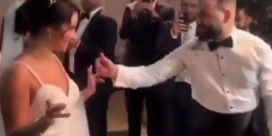 فيديو لعروسين يثير ضجة بمواقع التواصل