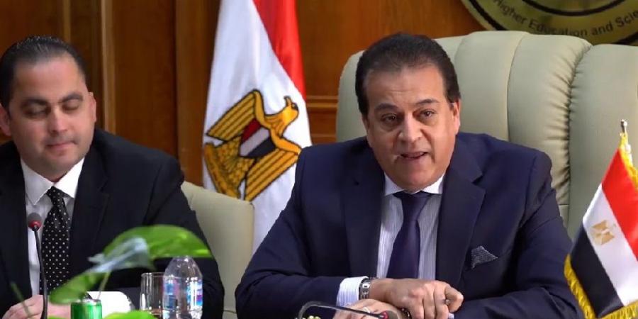 عادات غذائية خاطئة.. وزير الصحة يتحدث عن موائد المصريين في رمضان